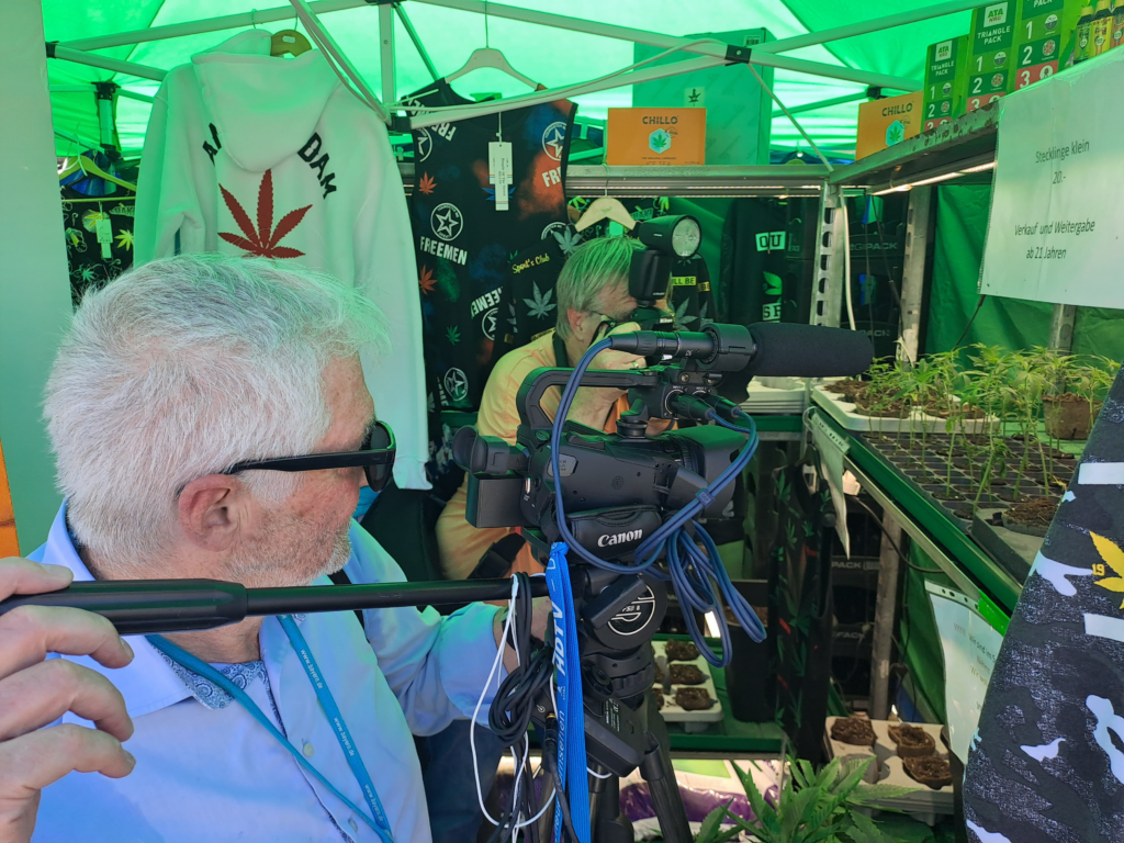 die Presse auf dem Festivalstand